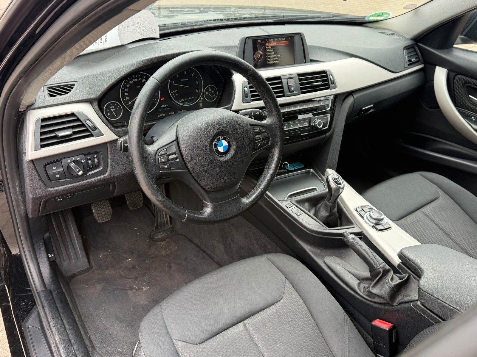 BMW 320 2015 — photo 14