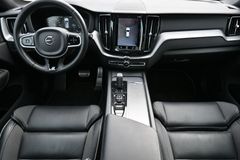 Fahrzeugabbildung Volvo XC60 T8 Twin Engine AWD R-Design*STDHZG*360°*AHK