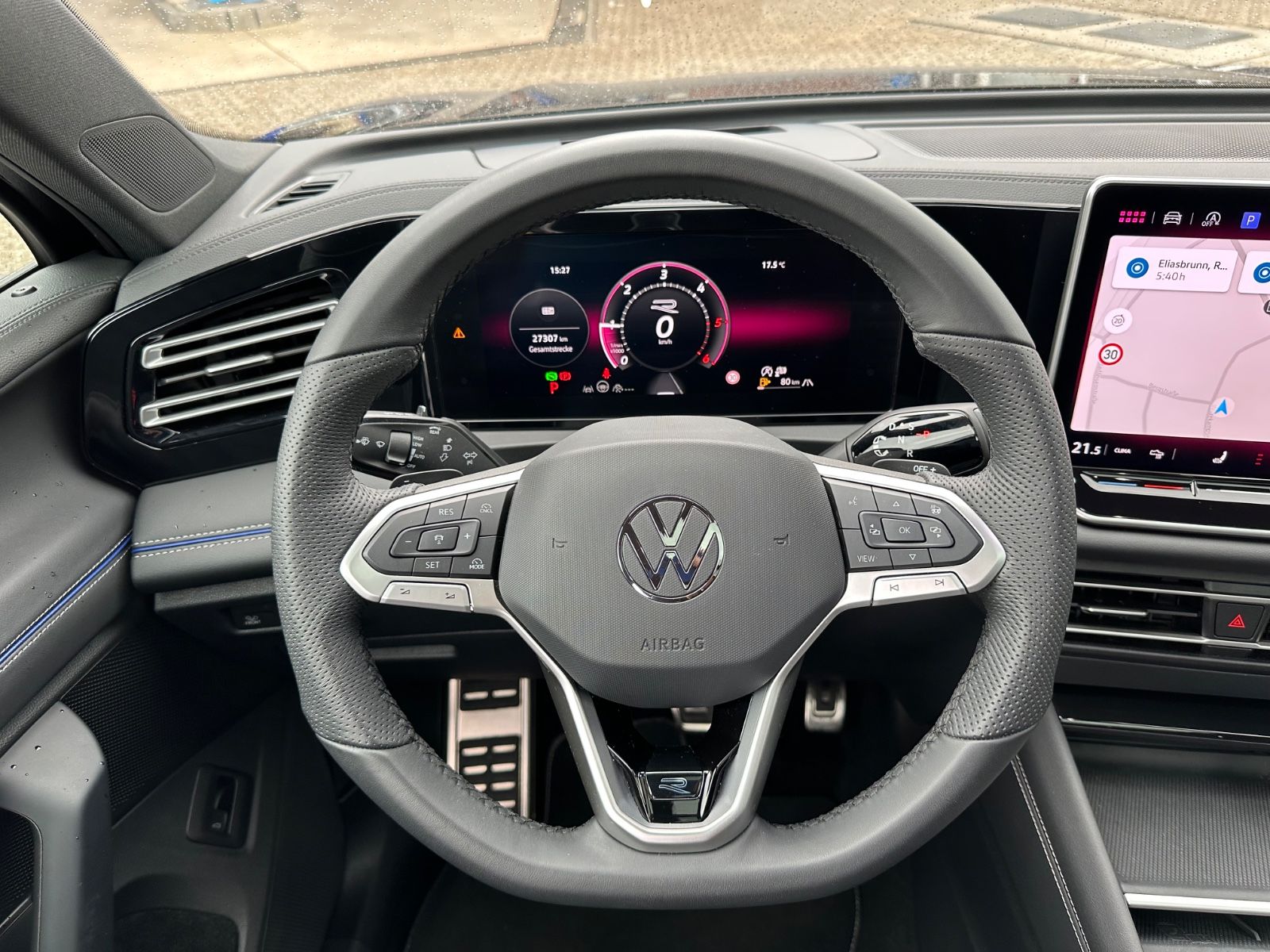 Fahrzeugabbildung Volkswagen Tiguan 2.0 TDI 4M R-Line Pano/AHK/ACC/Navi