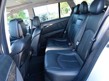 Mercedes E 320 - 9