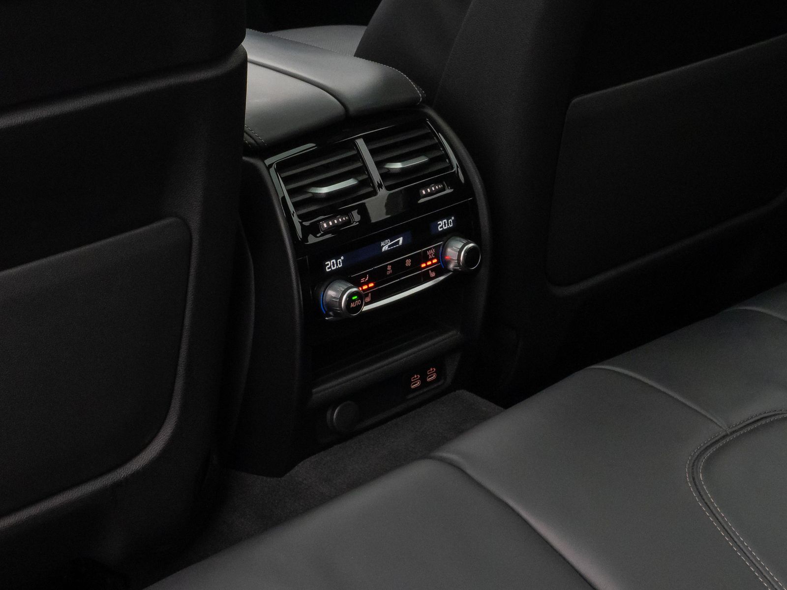 Fahrzeugabbildung BMW 540d xD LuxuryLine Panorama Laser Kamera HUD H/K