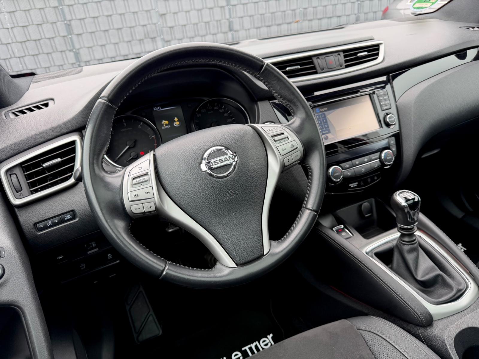 Nissan Qashqai 1.6 dCi PANO/NAVI/AHK/360°CAM/GARANTIE/