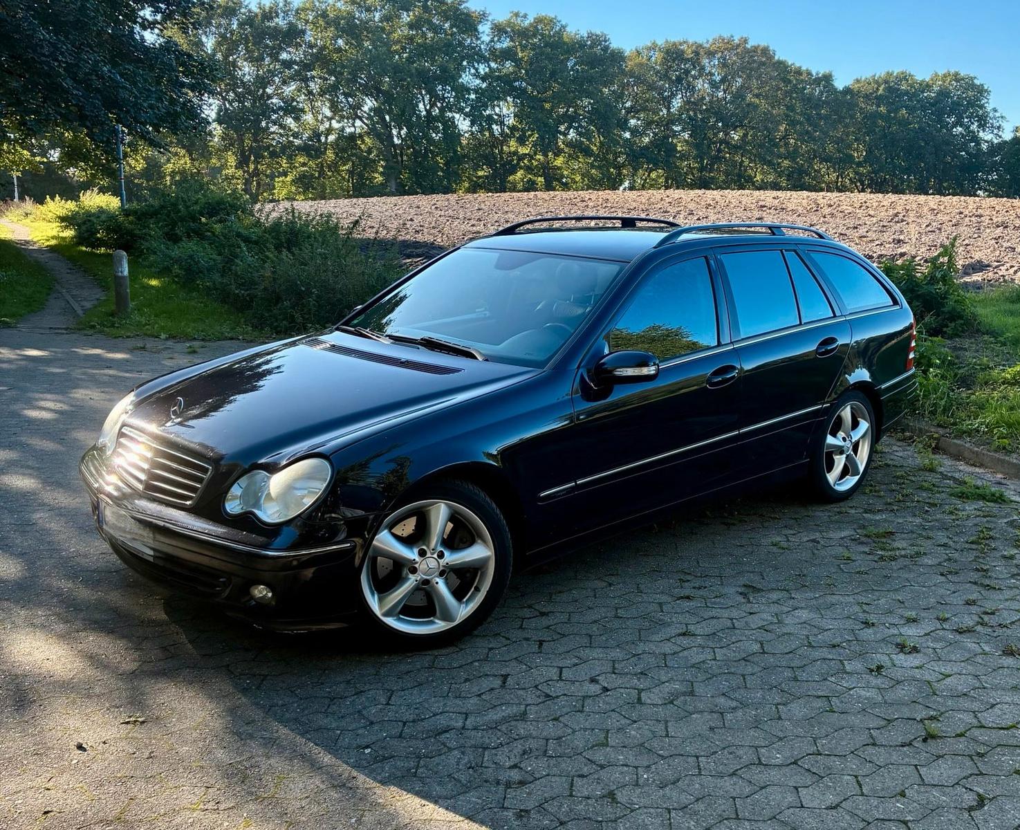 Mercedes-Benz C220 2005 — вигляд ззаду