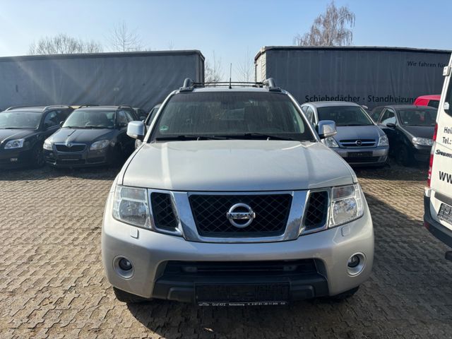 Nissan Navara Pickup Double Cab LE 3.0 V6 4X4*1-HAND*