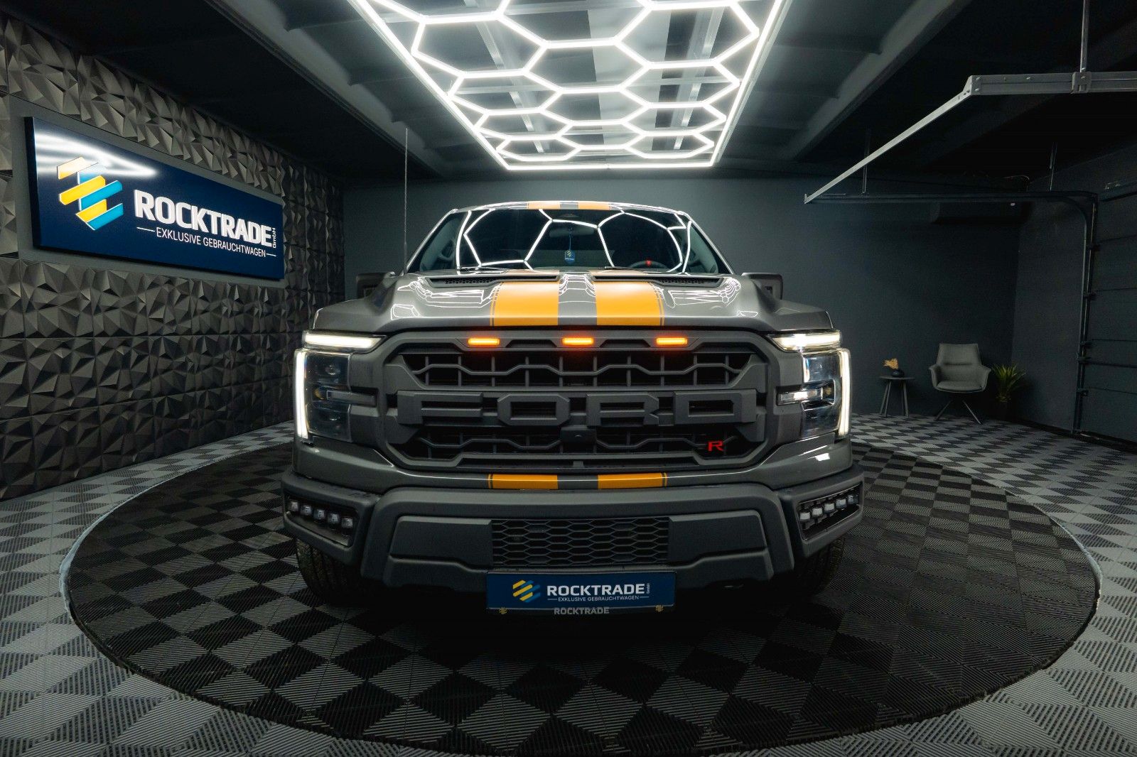 Fahrzeugabbildung Ford F150 5.0L V8 4x4 Offroad SuperCrew RAPTOR 19%