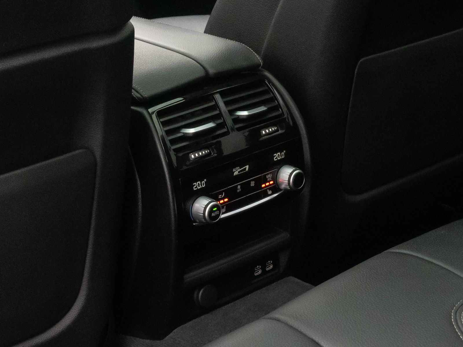 Fahrzeugabbildung BMW 540i xD HUD Kamera MSport Komfort Panorama19Zoll