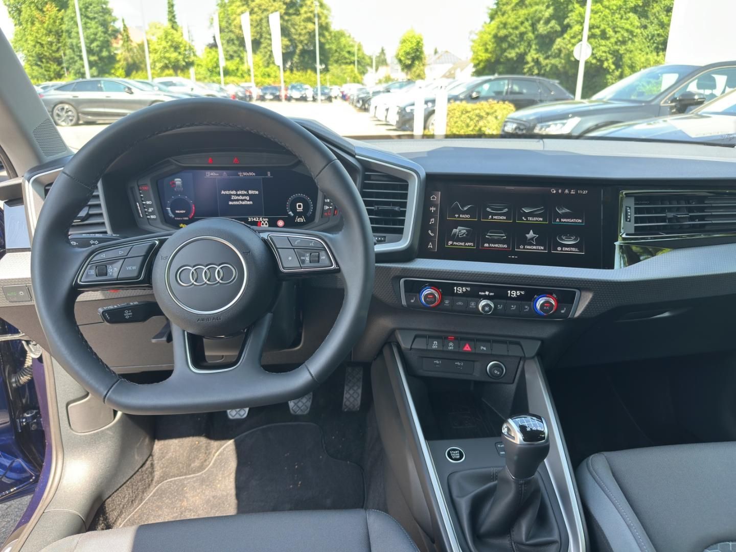 Fahrzeugabbildung Audi A1 allstreet 30 TFSI LED Smartphone PDC vo.hi.