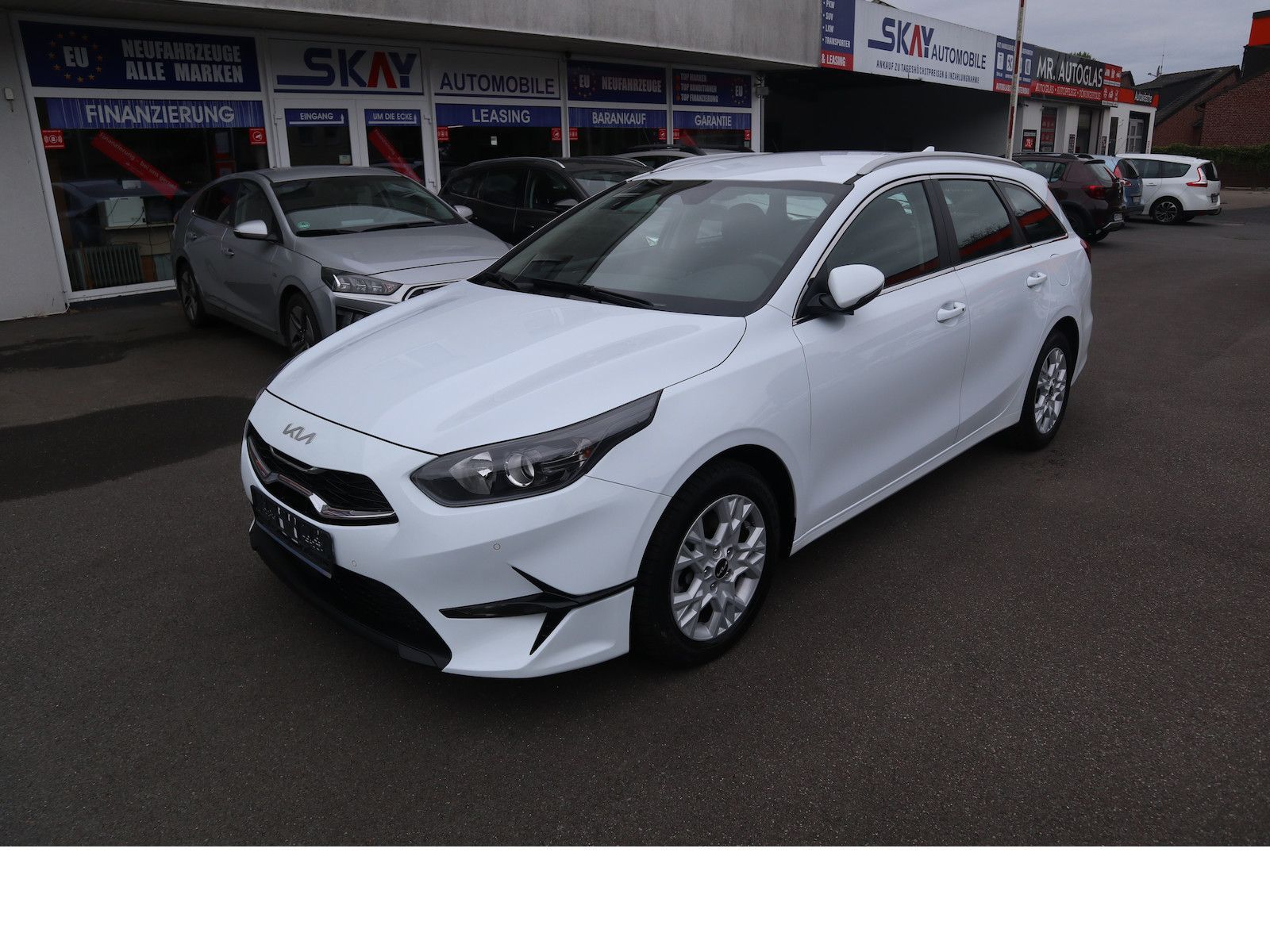 Fahrzeugabbildung Kia cee´d Sportswagon Ultimate 1.5 DCT CAM SHZ NAVI