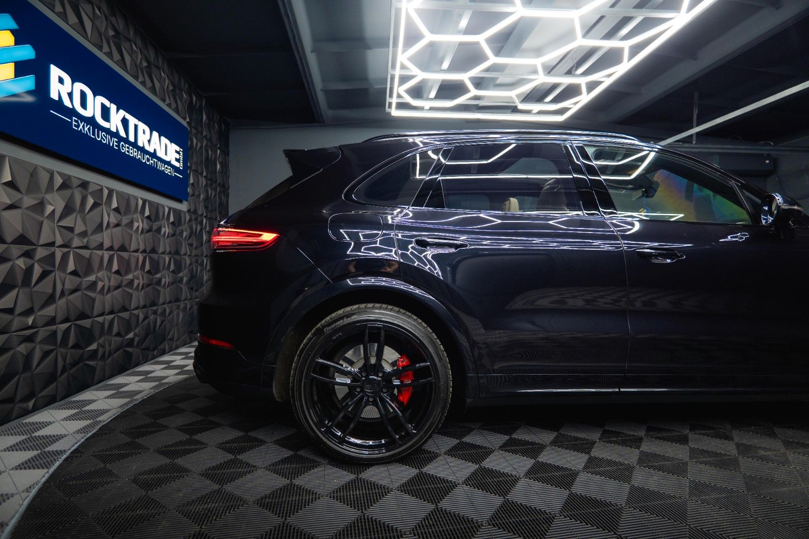 Fahrzeugabbildung Porsche Cayenne Turbo V8 Sport Chrono TECHART *ACC*PANO*