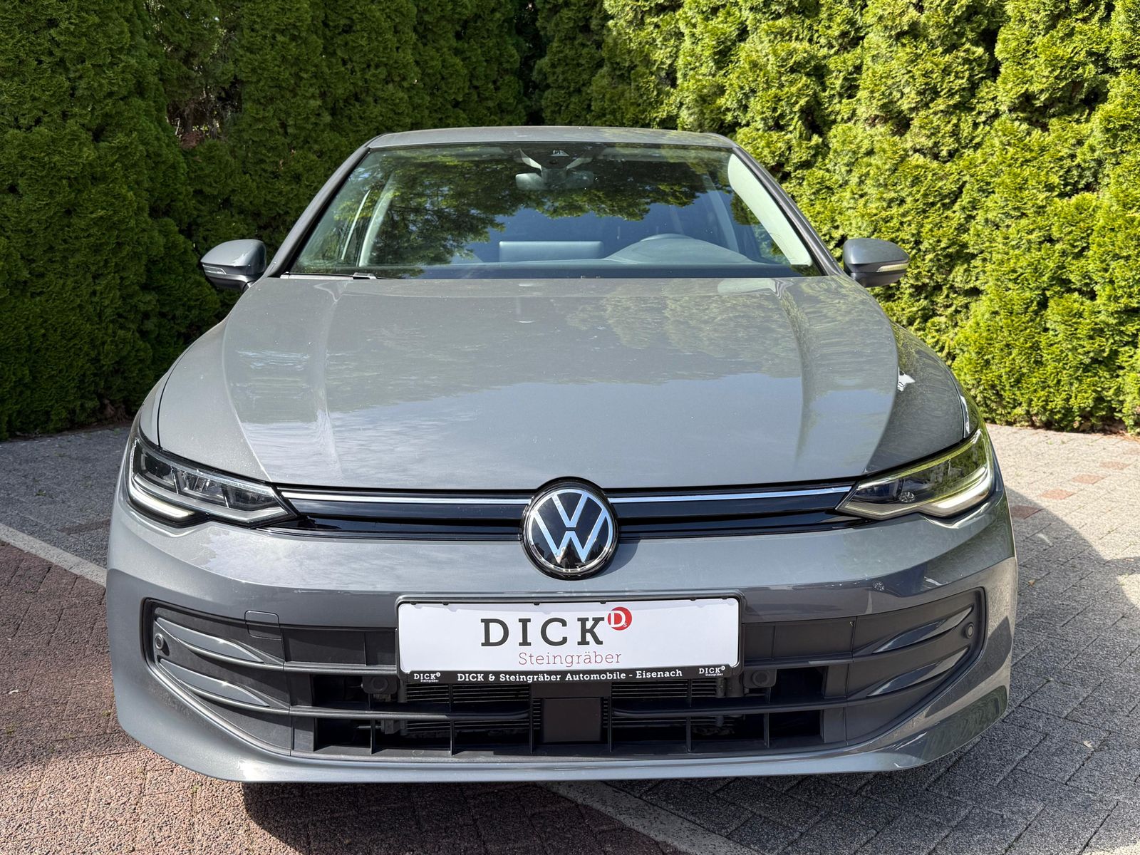 Fahrzeugabbildung Volkswagen Golf Lim. 2.0 TDI DSG Goal LED+KAM+ACC+SHZ+CARPL