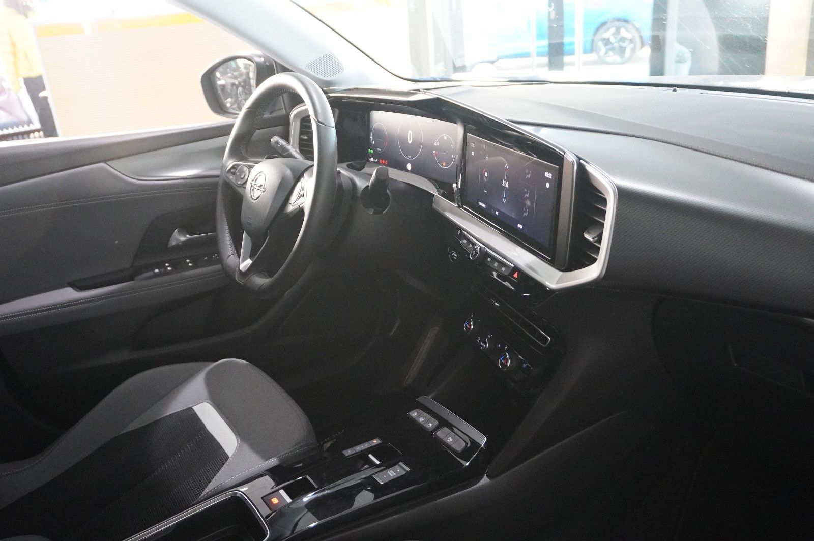 Fahrzeugabbildung Opel Mokka 1.2T ELEGANCE NAVI/LED/KAMERA/SH/SPORT/DAB