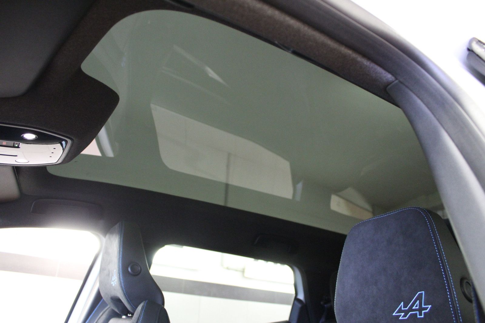 Fahrzeugabbildung Renault Espace E-Tech Full Hybrid 200 Esprit Alpine 7Sit