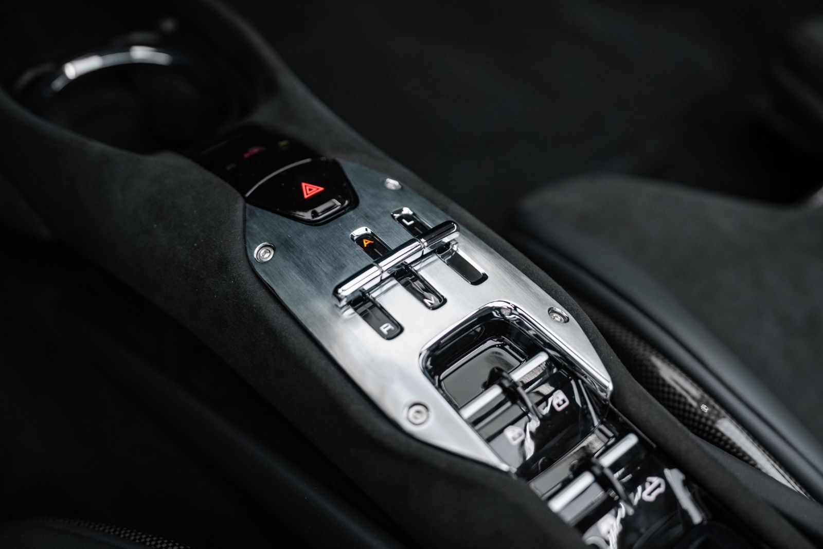 Fahrzeugabbildung Ferrari 296 GTS RACING SEATS/LIFT/CARBON/SCUDERIA