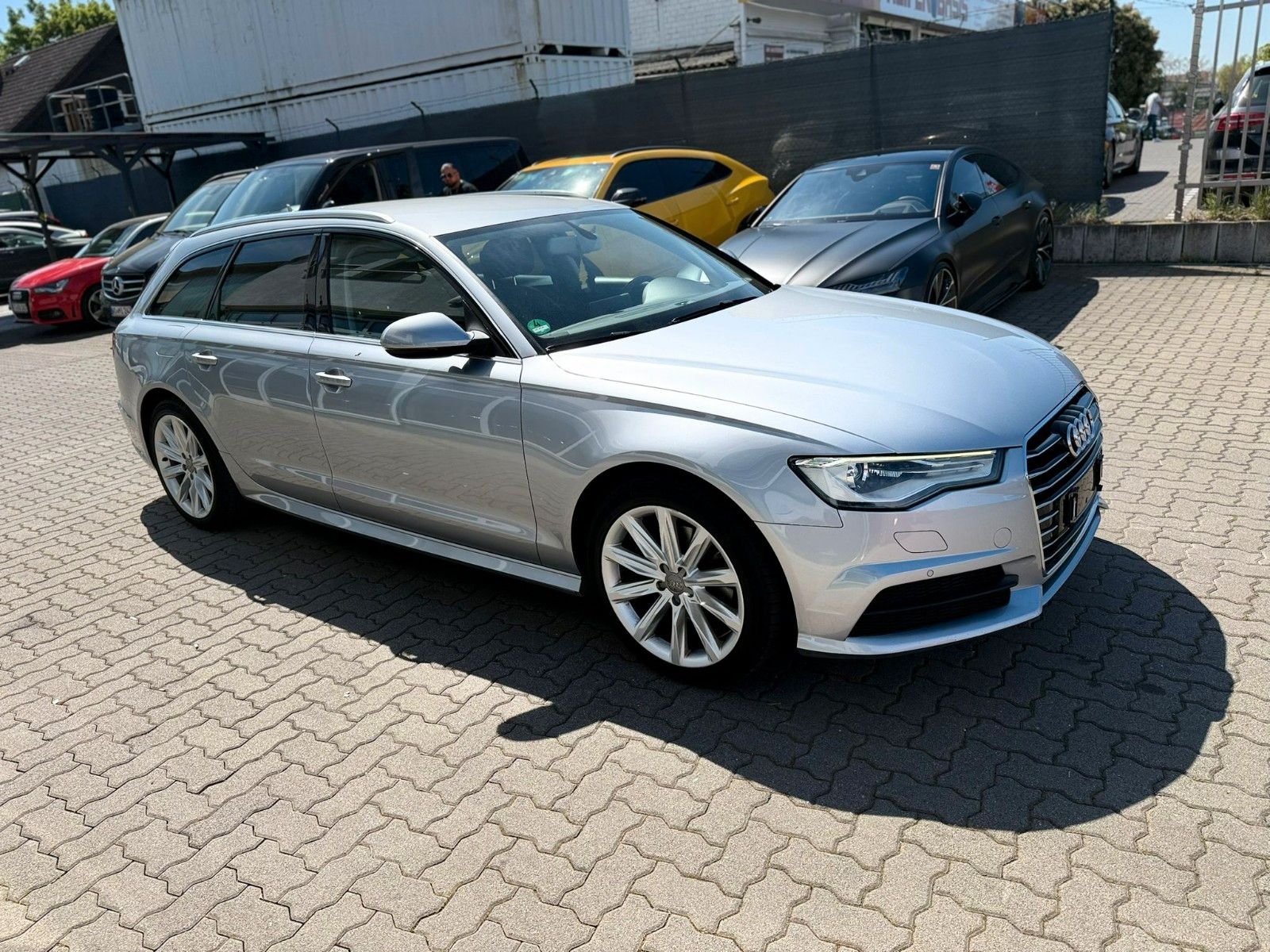 AUDI A6 Avant 2.0 TDI ultra*KAMERA*AHK*TEMPOMAT*