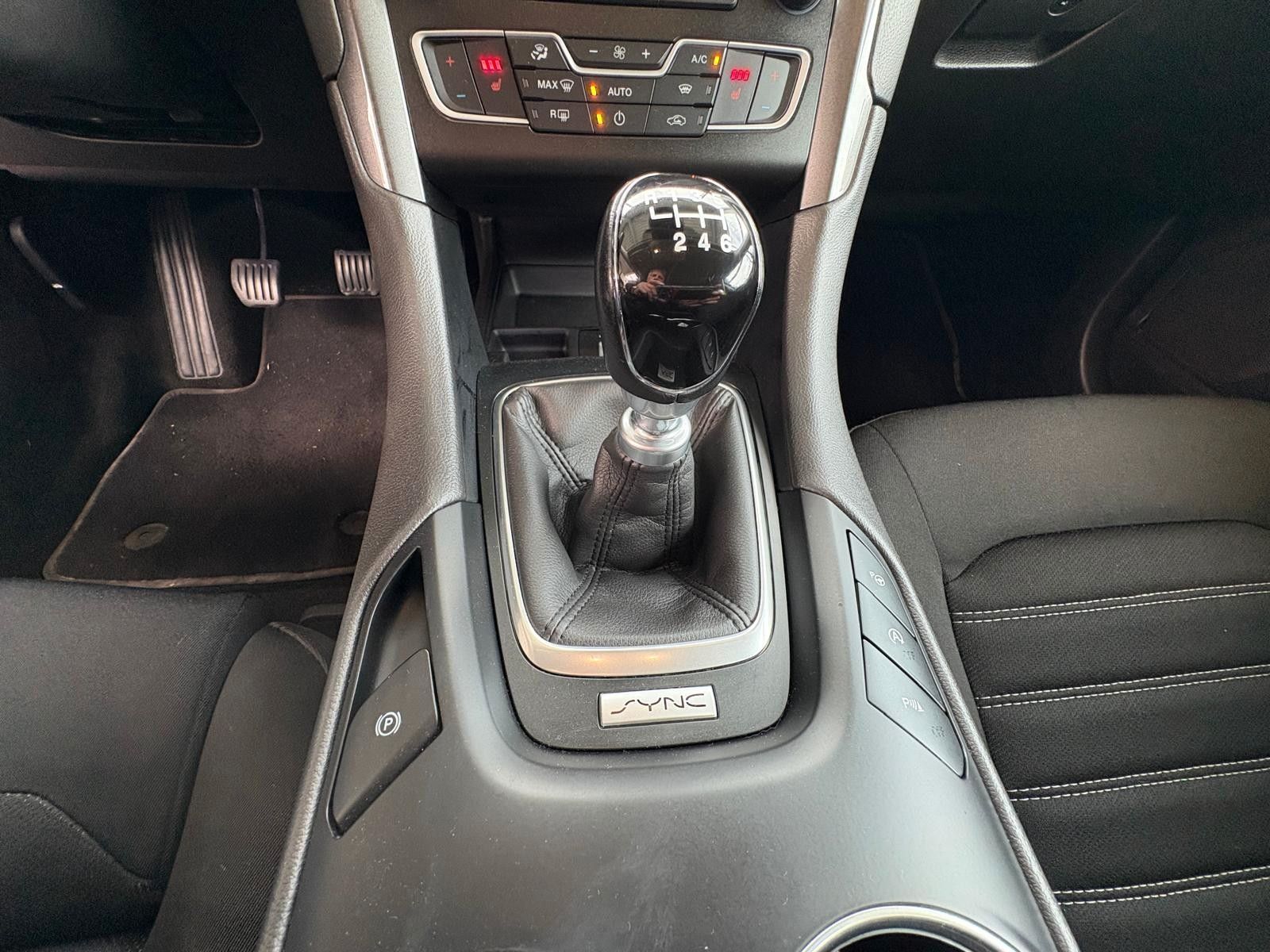 Fahrzeugabbildung Ford Mondeo Turnier Trend