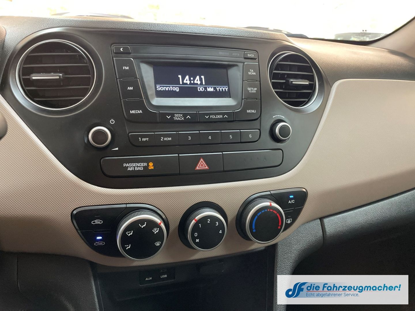 Fahrzeugabbildung Hyundai i10 Classic 1.0 Klima teilb.Rücksb AUX MP3 met.