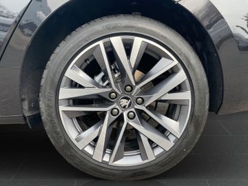 Skoda Octavia Combi 2.0 TDI DSG*AHK*NAVI*MATRIX*STHZ*