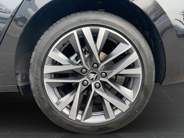 Skoda Octavia Combi 2.0 TDI DSG*AHK*NAVI*MATRIX*STHZ*