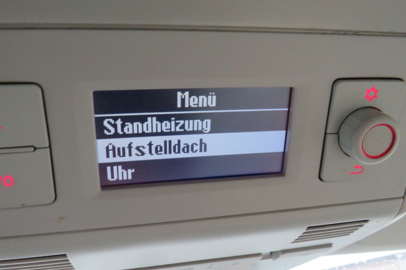 Fahrzeugabbildung Volkswagen T5 California 1.H SCHECKHEFT MOTOR TEILÜBERHOHLT