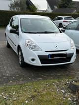 Renault Clio Yahoo! 1.2 16V 75 Yahoo! - Renault Clio mit Benzin-Antrieb: Limousine, Yahoo
