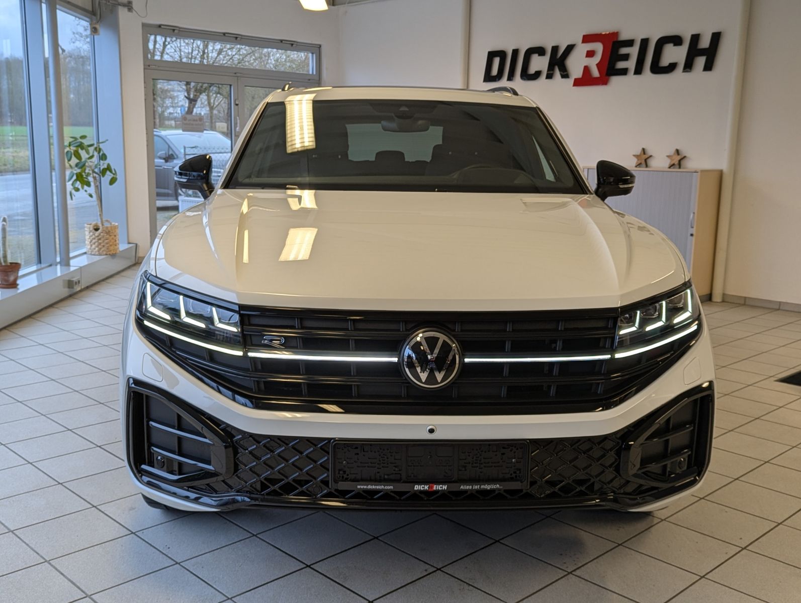 Fahrzeugabbildung Volkswagen Touareg 3.0TDI 4M R-Line VOLL Black 22" UPE 114T