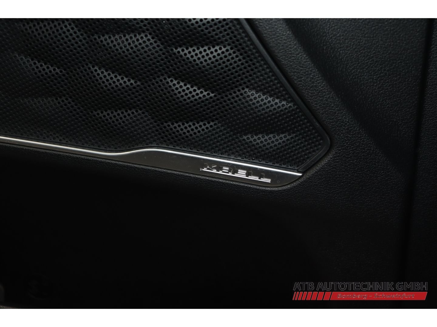 Fahrzeugabbildung Hyundai SANTA FE 1.6l Hybrid 2WD Trend Komfort + Navi-Pa