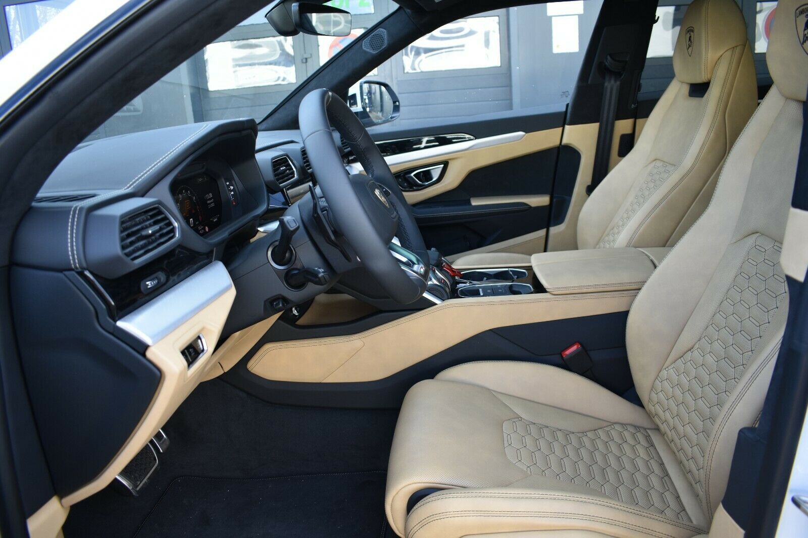 Fahrzeugabbildung Lamborghini Urus LP650 *PANO*VoLL*23*Q-Citura*Mietkauf*