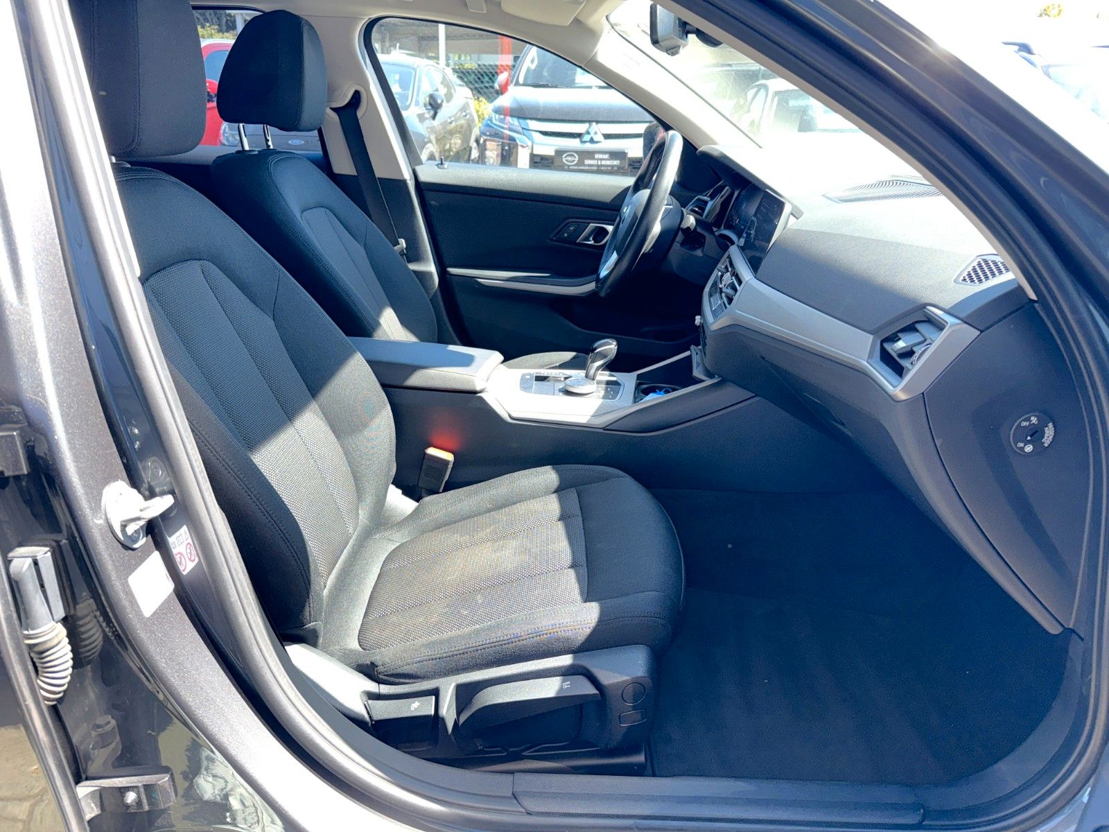 BMW 320 d Touring xDrive Advantage SITZH CARPLAY foto 17