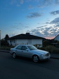 1993 Mercedes-BENZ C 220 照片 2