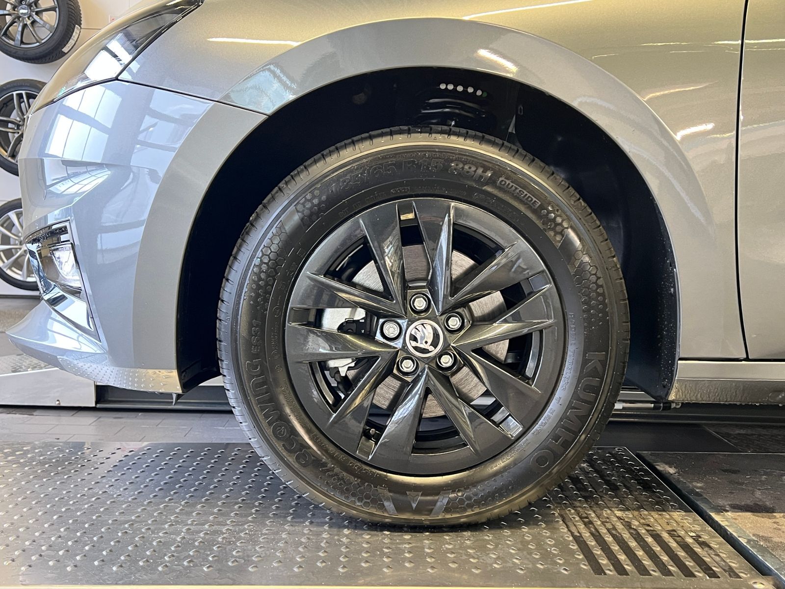 Fahrzeugabbildung SKODA Fabia IV Selection 1.0 TSI DSG *AHK, LED, SmartL