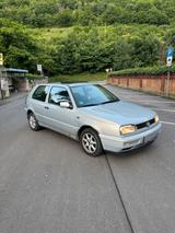 Volkswagen Golf 3 1.6 *WENIG KM*TÜV12/26* - Volkswagen Golf: W12