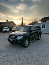Mitsubishi Pajero 3.2 DI-D 16V aut. 5p. Instyle  - Mitsubishi Pajero Kombi Gebrauchtwagen