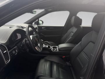 Porsche Cayenne - 8