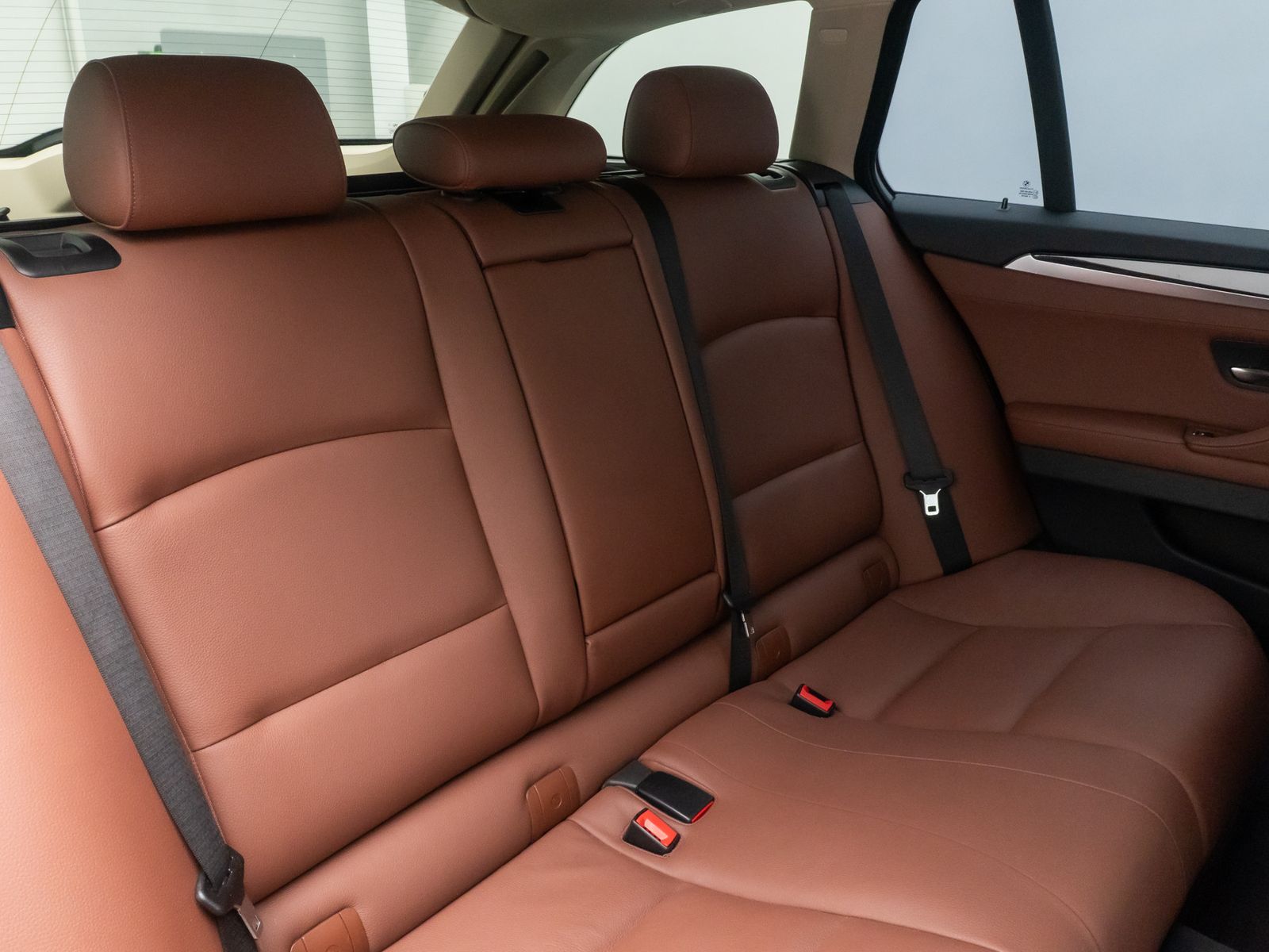 Fahrzeugabbildung BMW 520d HUD Alarm Komfortsitze SoftClose AHK Sport