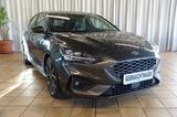 Ford ST Performance Limous. 1. priv. Hand 8 fach ber. - Ford Focus: 1.8