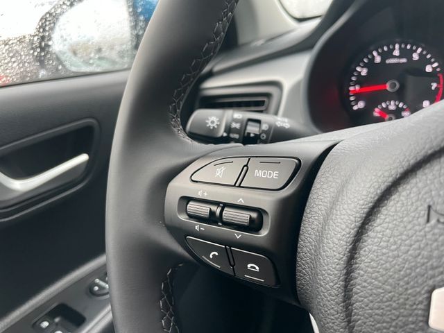 Fahrzeugabbildung Kia Rio Comfort PDC, Klima, Bluetooth
