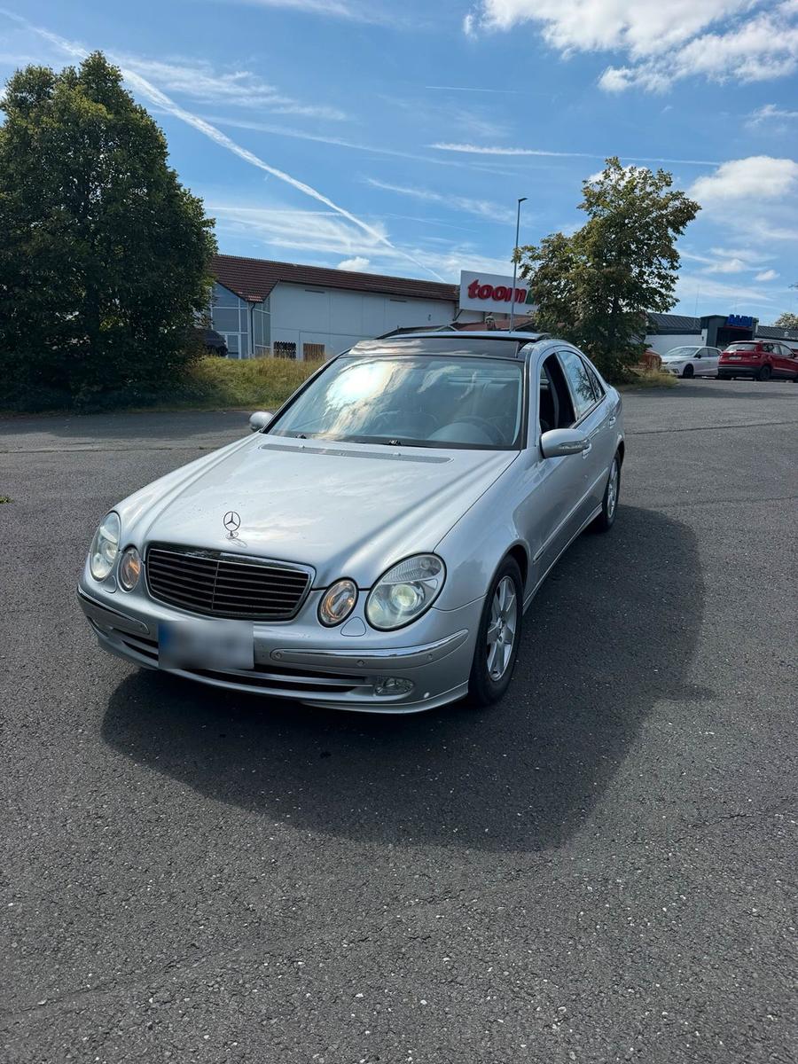 Mercedes-Benz E 320