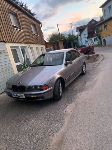 BMW e39 523iA