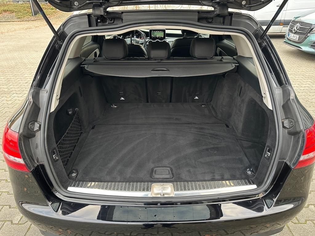 Fahrzeugabbildung Mercedes-Benz C 220 dT Avantg. Totwi. SDHZ LED SHZ KeyLess KAM