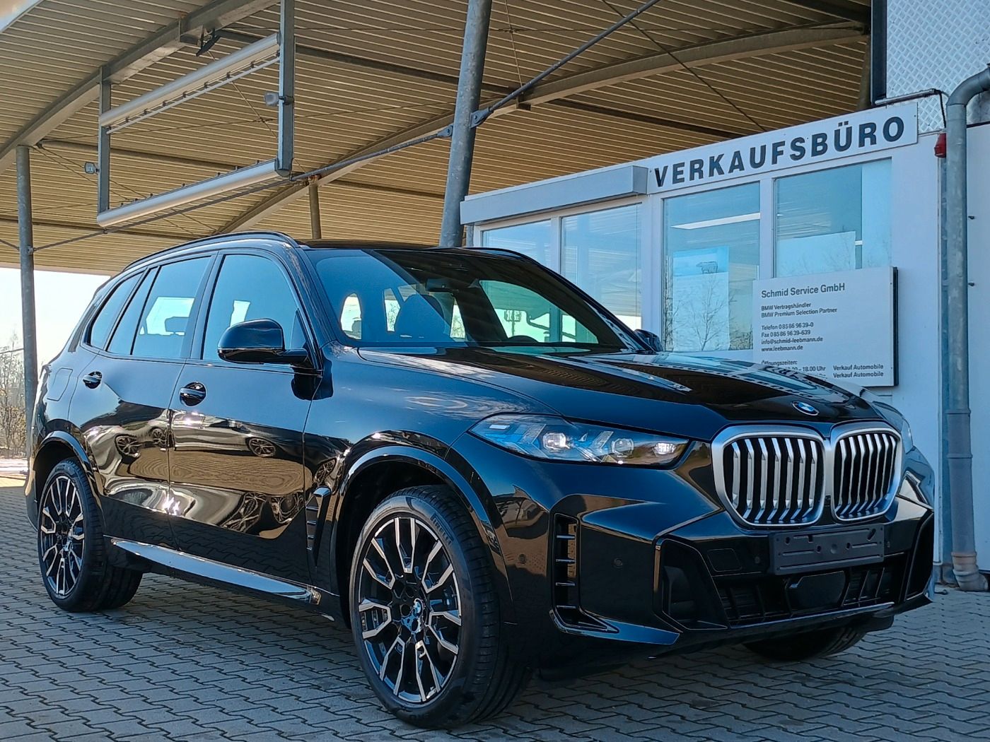 Fahrzeugabbildung BMW X5 xDrive30d M-Sportpaket AHK/DA-PROF/HUD/HK/360