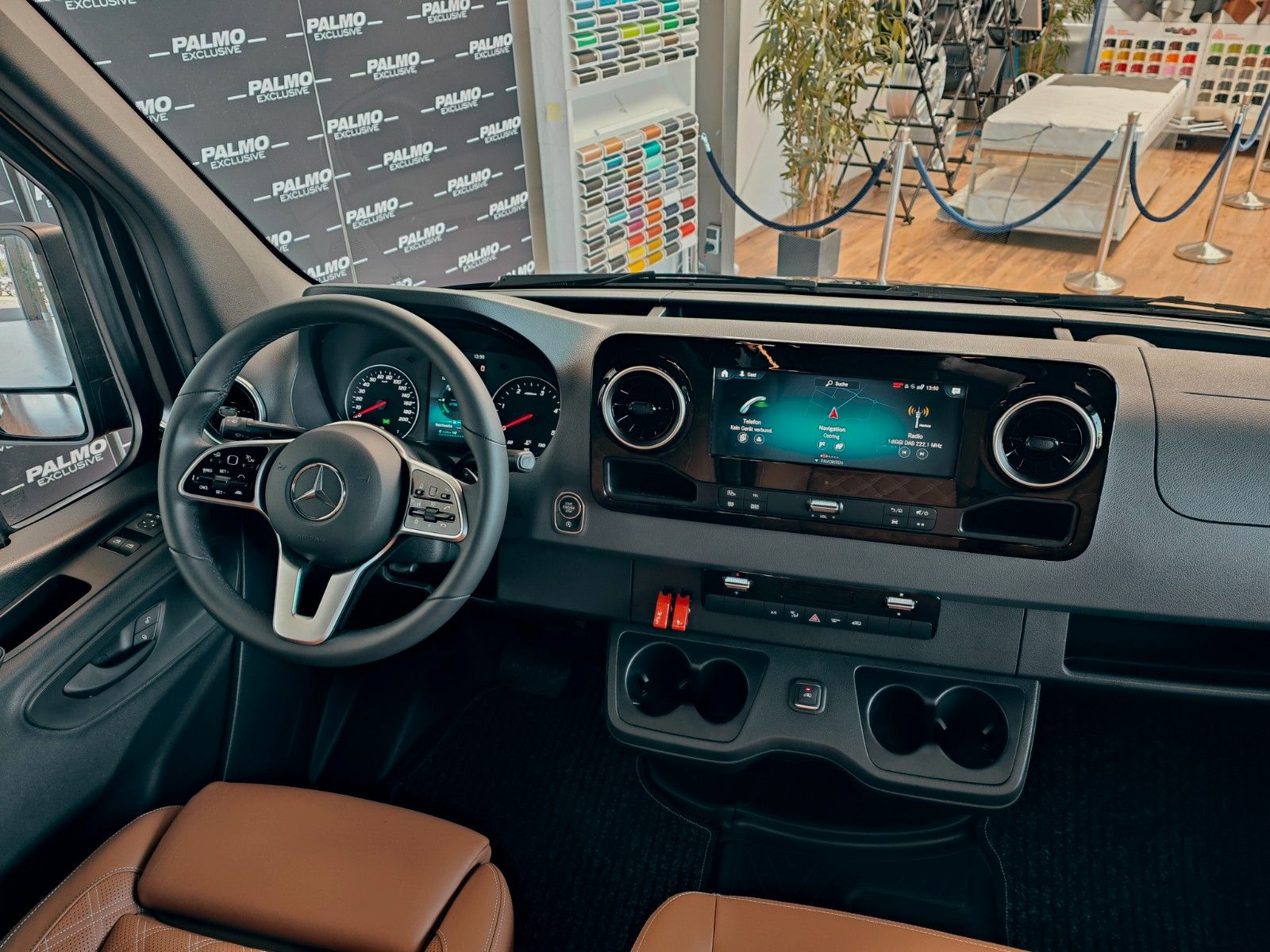 Fahrzeugabbildung Mercedes-Benz X-CROSSVAN  RWD #stealthcamper
