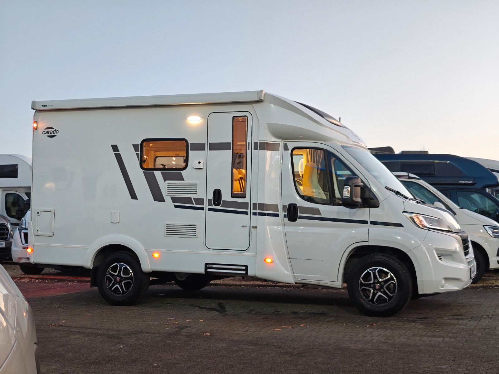 Fahrzeugabbildung Carado T-135 - SAT, TV, 2x Batterie, Solar, Automatik!