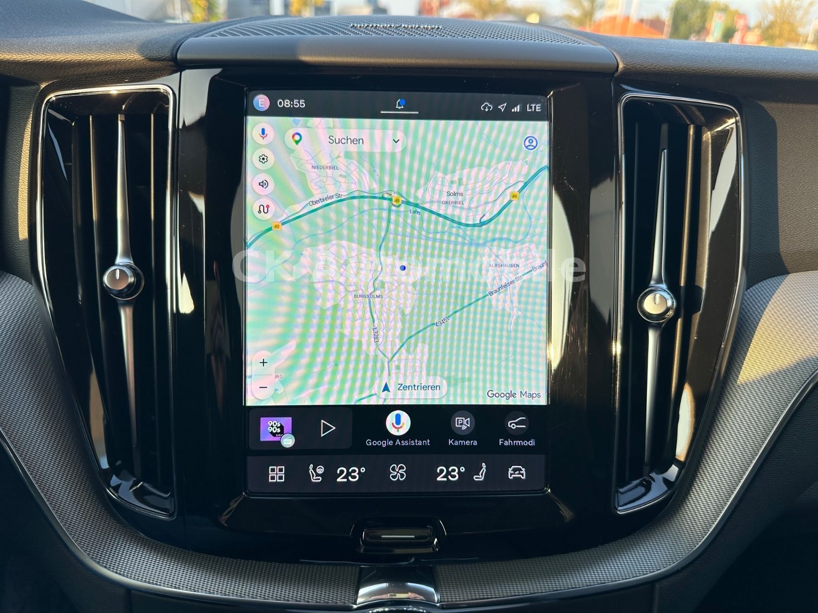 Fahrzeugabbildung Volvo XC60 B4 Plus Dark AWD/BLIS/Navi/LED/Kamera/AHK