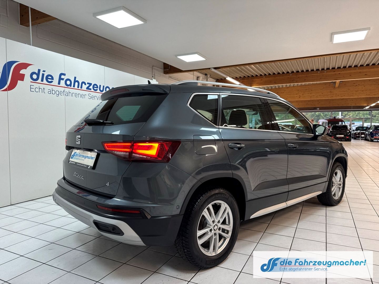 Fahrzeugabbildung SEAT Ateca Xperience 4Drive 2.0 TDI EU6d Navi LED Spe
