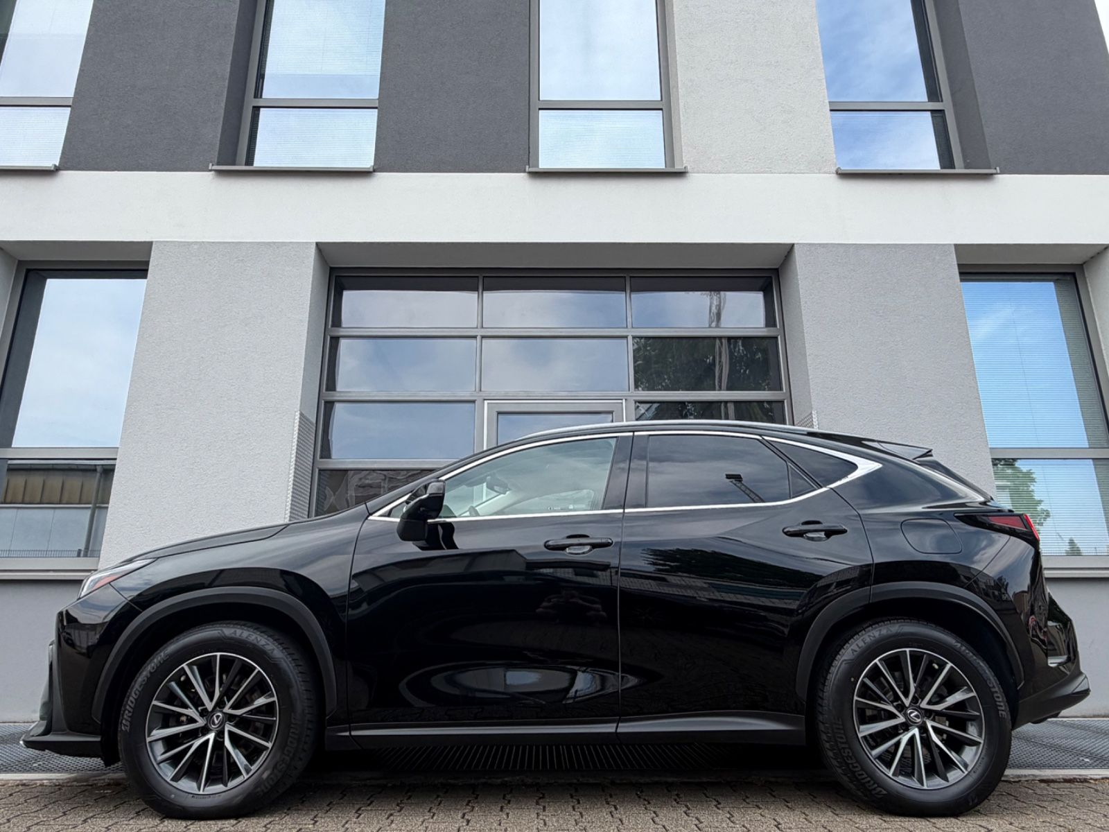 Lexus NX 450h+ E-FOUR*ACC*LEDER*360*BELÜFTUNG*KEY* imagem 3
