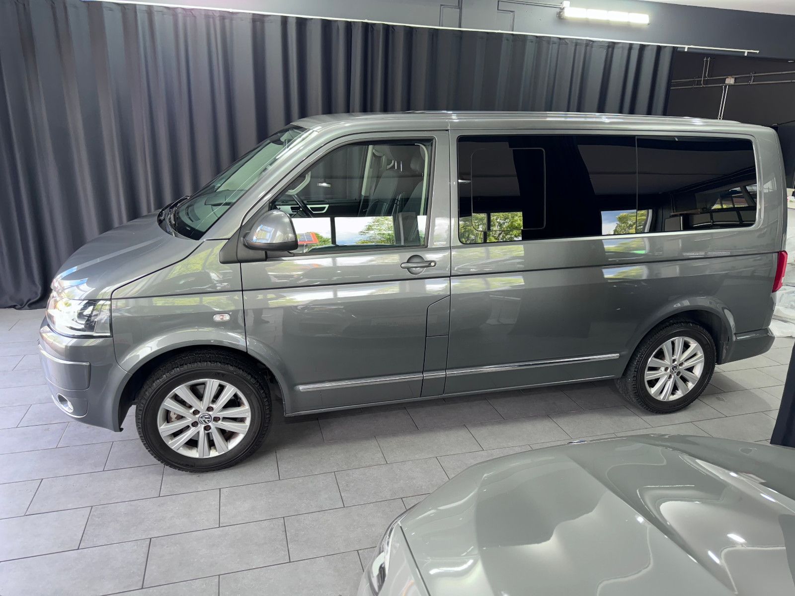 Fahrzeugabbildung Volkswagen T5 Multivan Comfortline 4Motion*XENON*NAVI*AHK*