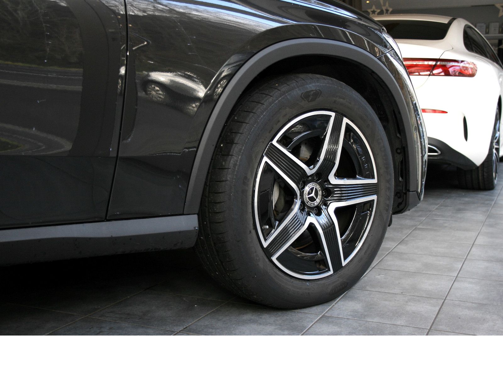 Fahrzeugabbildung Mercedes-Benz GLC 220 d 4M Edition AMG*Night*AHK*Memory*Distro