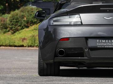 2016 Aston Martin V12 VANTAGE 缩略图 11