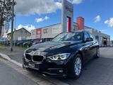 BMW 320i Touring Advantage LED NAVI FINANZIERUNG - BMW 320 Gebrauchtwagen in Frankfurt