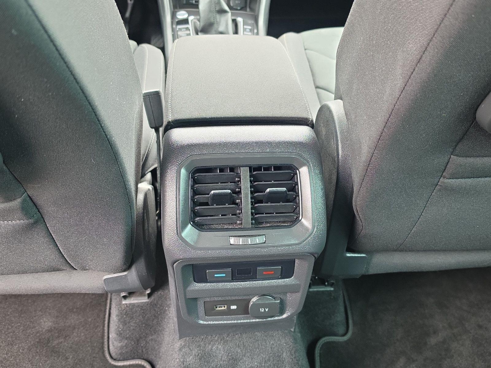 Fahrzeugabbildung Volkswagen Tiguan Comfortline BMT/Start-Stopp Aus 1.Hand